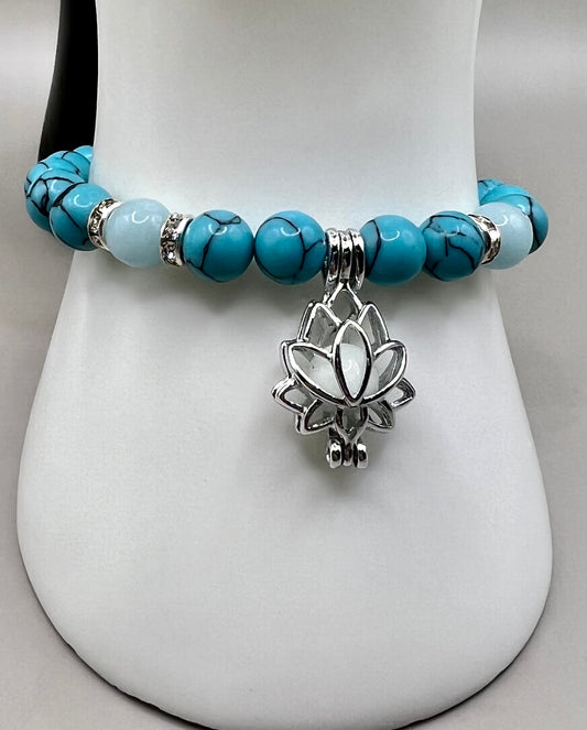 Turquoise and Blue Opalescent Bracelet